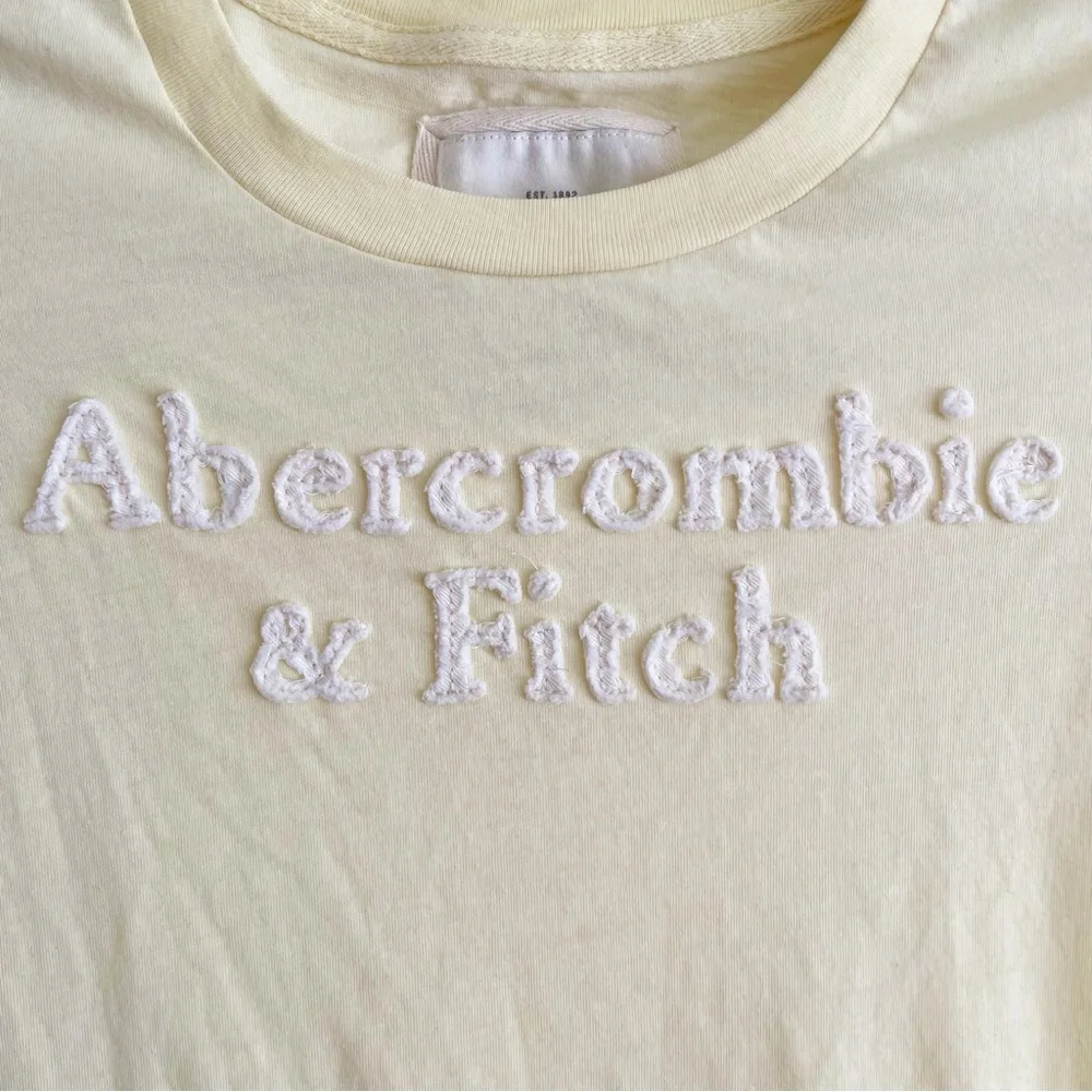Abercrombie and fitch butter yellow spell out tee shirt 3d logo baby tee y2k XS - Picture 3 of 9